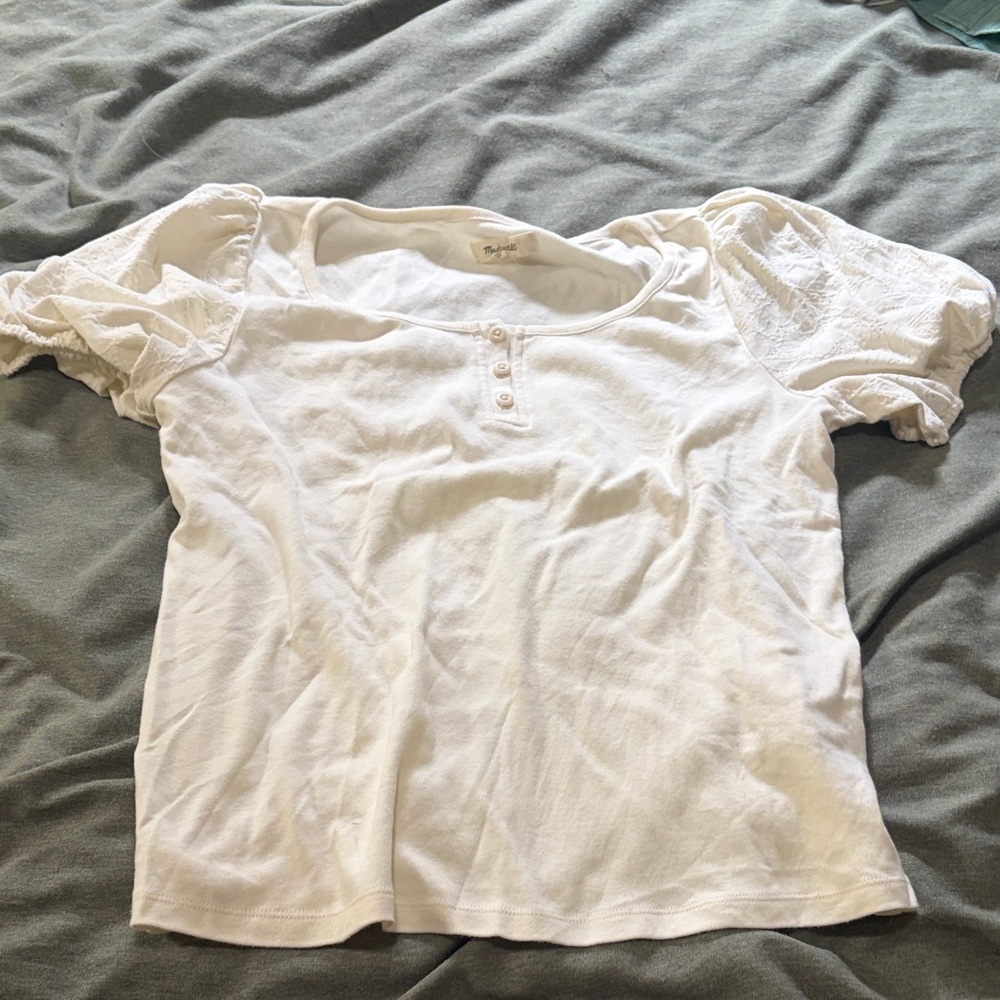 Madewell puff sleeve Henley 
Size M